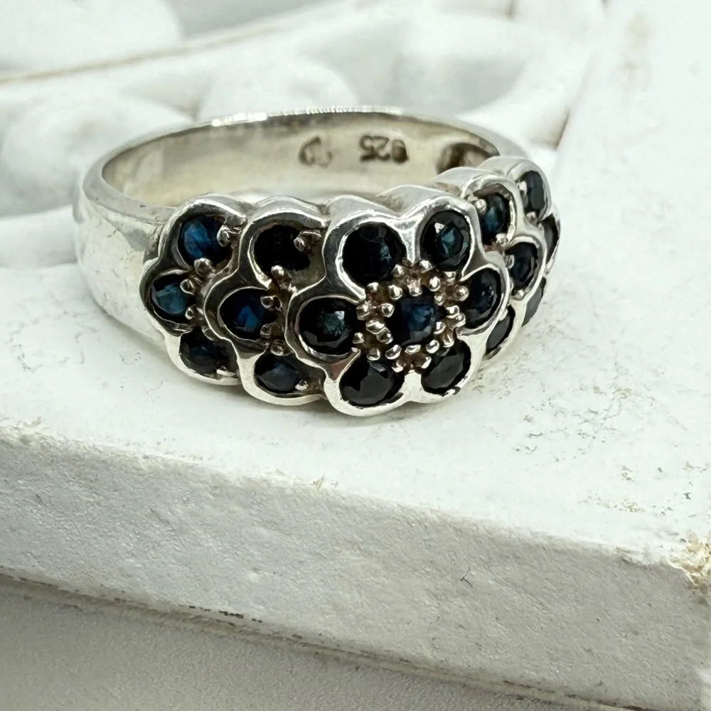 Sterling Silver Black Spinel Floral Band Ring Size 6 EUC